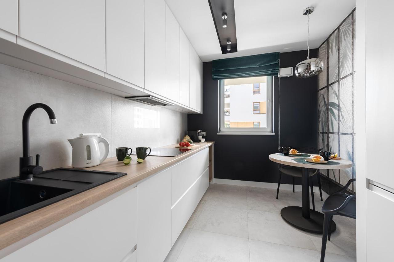 P&O Serviced Apartments Group Komputerowa Варшава Екстериор снимка